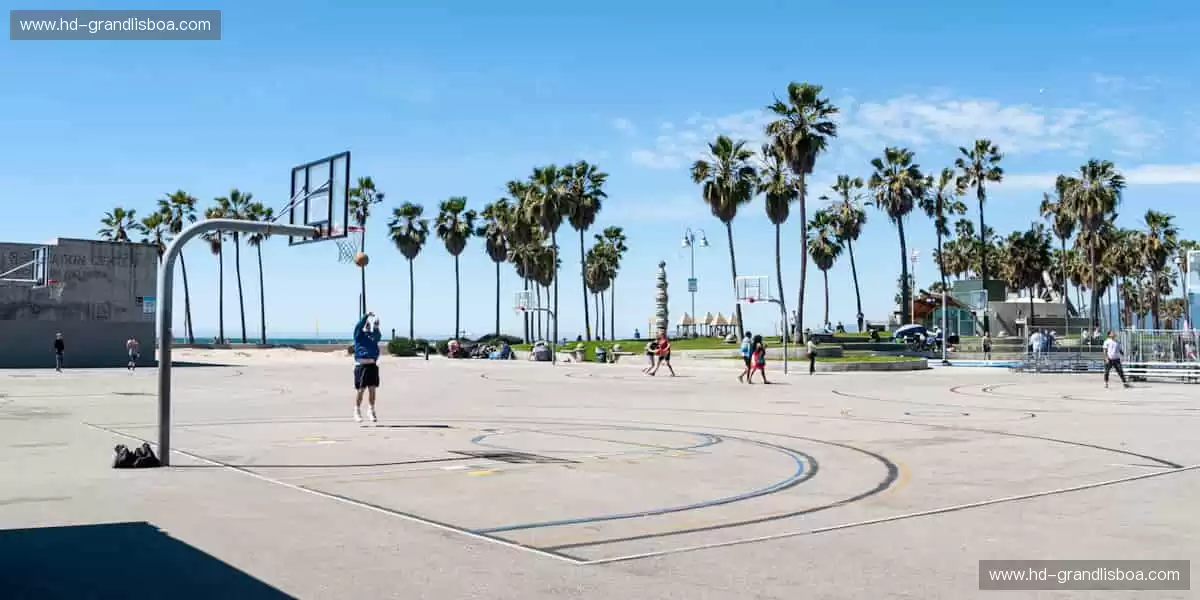 🚴 运动不止，探索无限可能，从一双专业跑鞋开始！👟